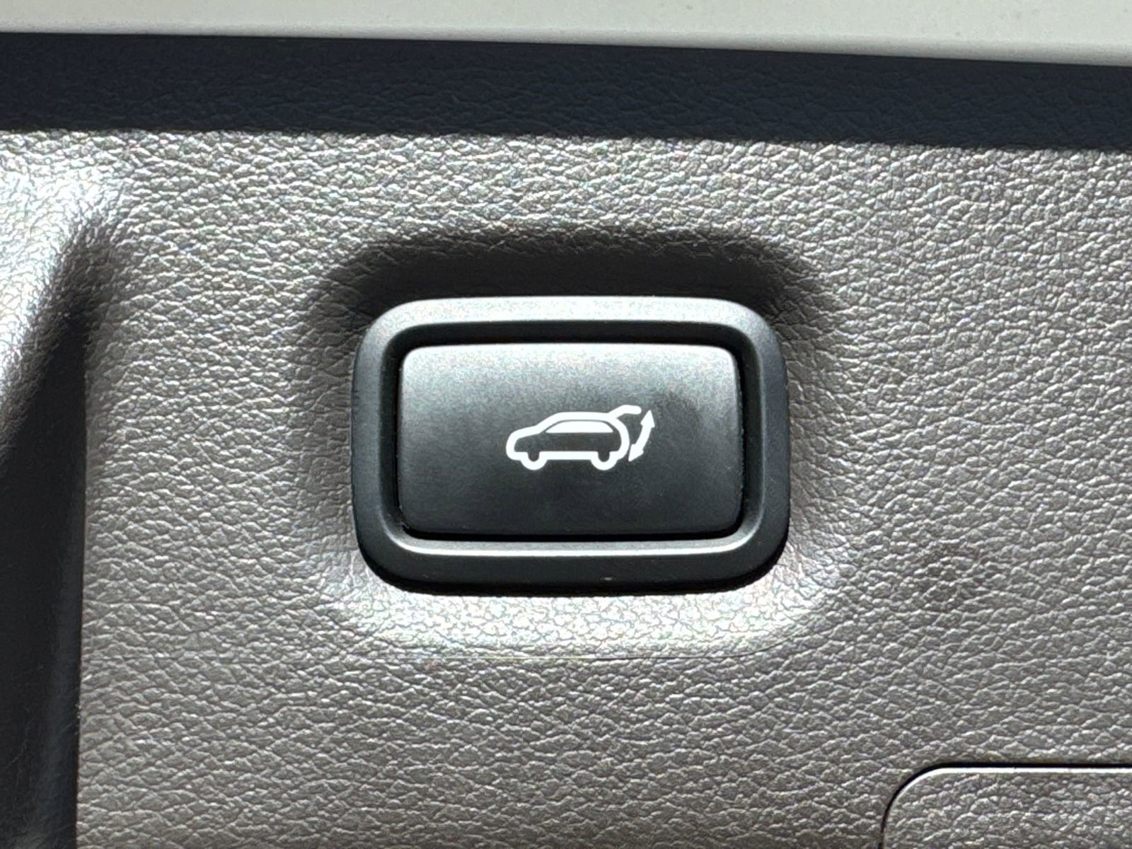 Used 2023 Hyundai Santa Fe SEL Convenience image 19