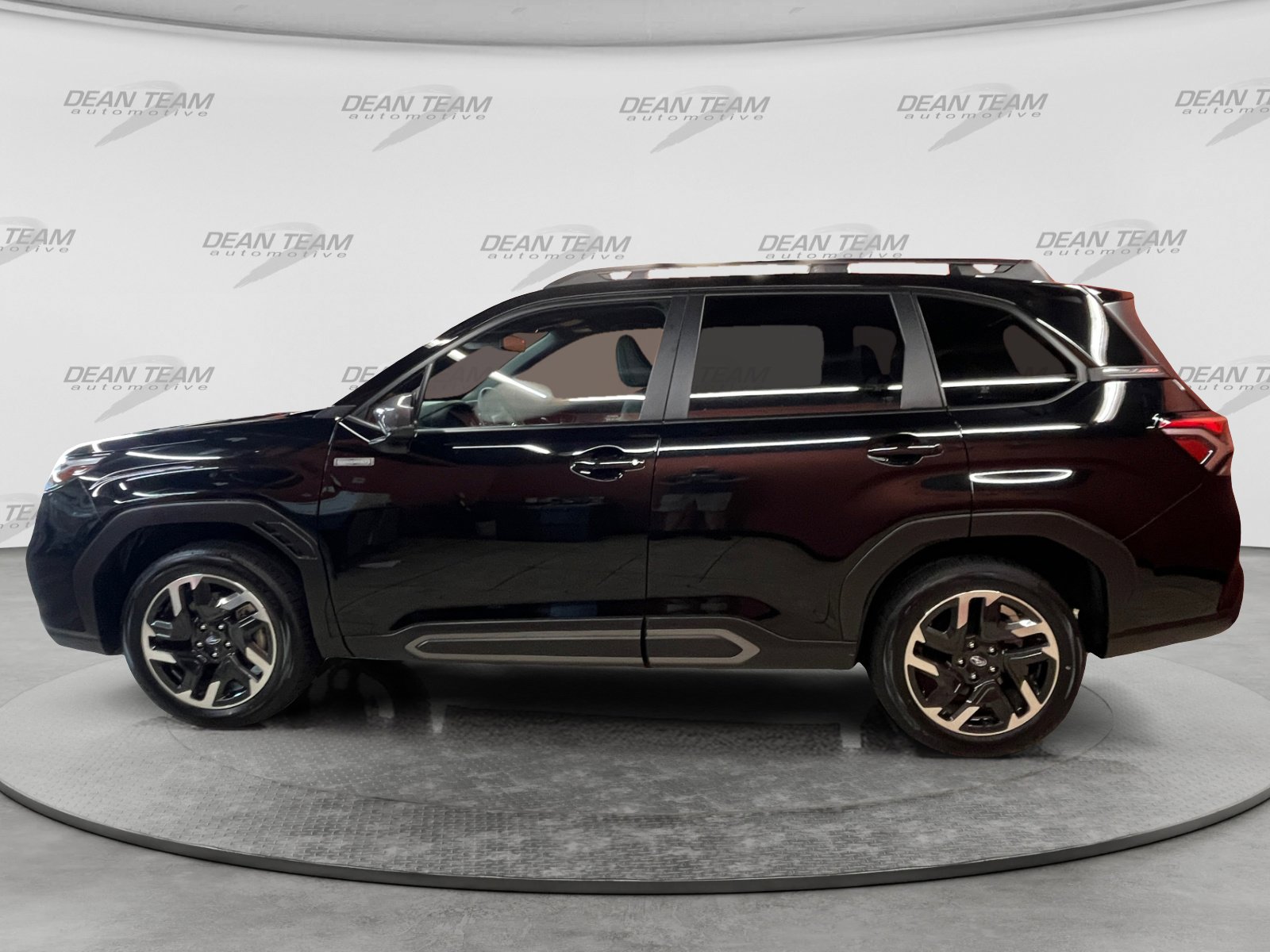 Certified 2025 Subaru Forester Limited AWD/4WD image 4