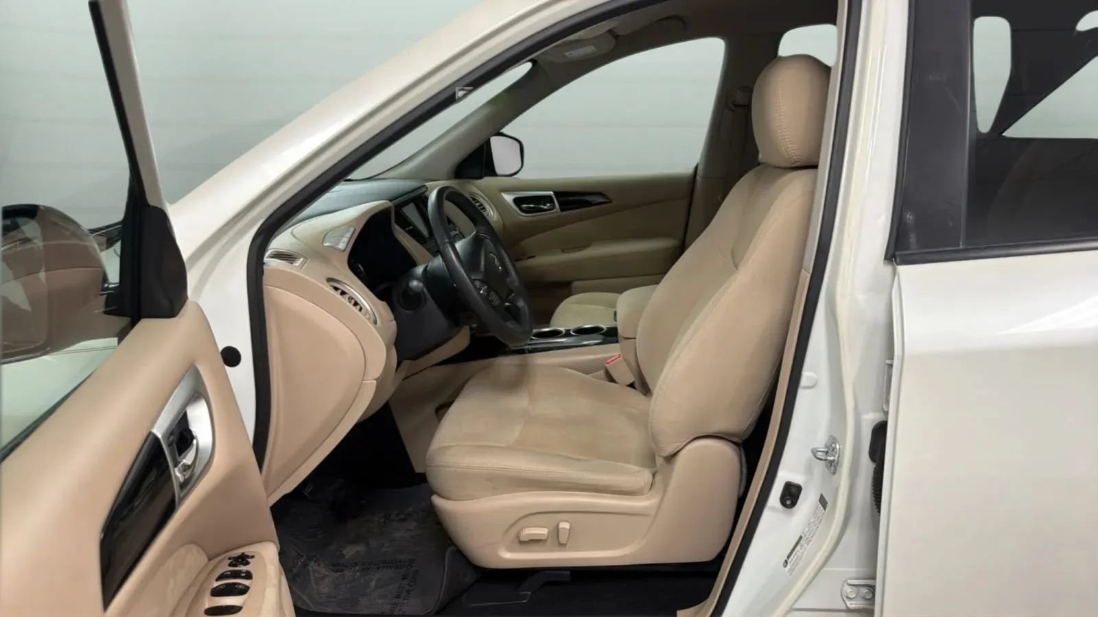Used 2016 Nissan Pathfinder SV FWD image 21
