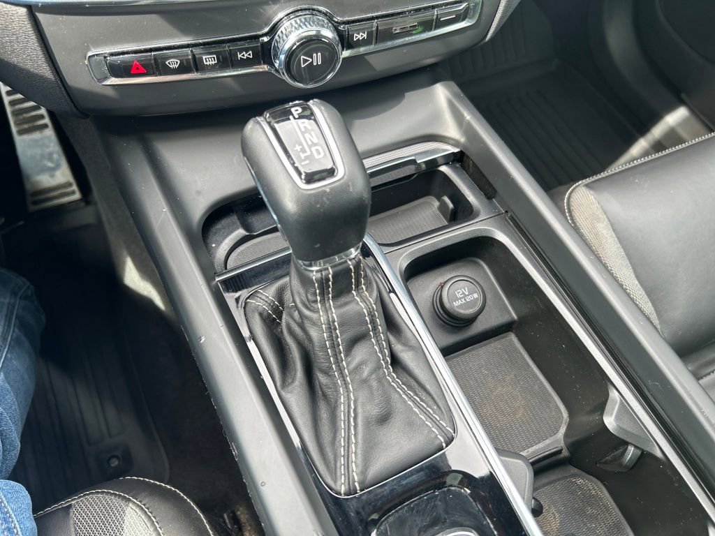 Used 2020 Volvo XC60 T5 R-Design w/ Protection Package Premier image 13