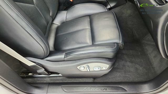 Used 2024 Porsche Macan AWD/4WD image 22