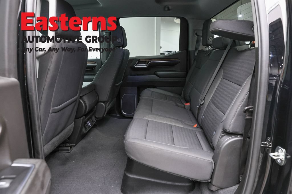 Used 2023 Chevrolet Silverado 1500 LT AWD/4WD image 23