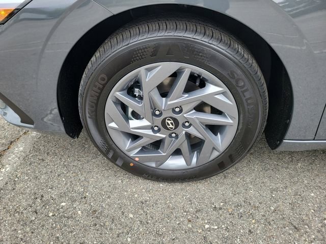 New 2026 Hyundai Elantra Hybrid FWD image 22