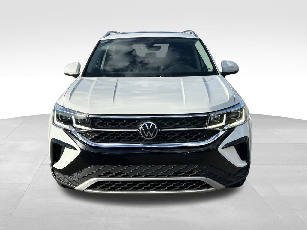 Used 2022 Volkswagen Taos SEL w/ Panoramic Sunroof Package image 8