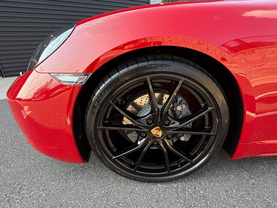 Used 2025 Porsche 718 Cayman RWD image 11