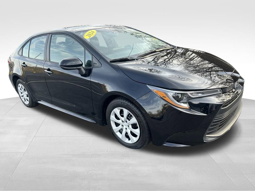 Used 2024 Toyota Corolla LE image 7