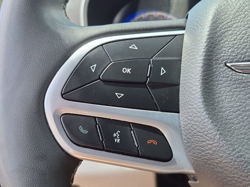 Certified 2023 Chrysler Pacifica Touring-L FWD image 17