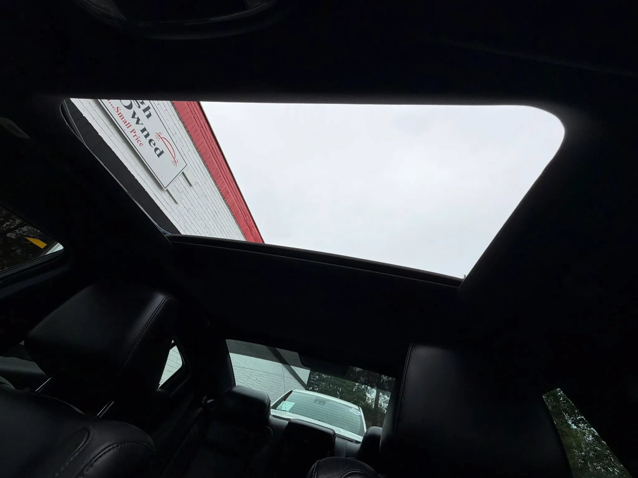 Used 2021 Dodge Charger SXT w/ Leather Interior Group RWD image 33