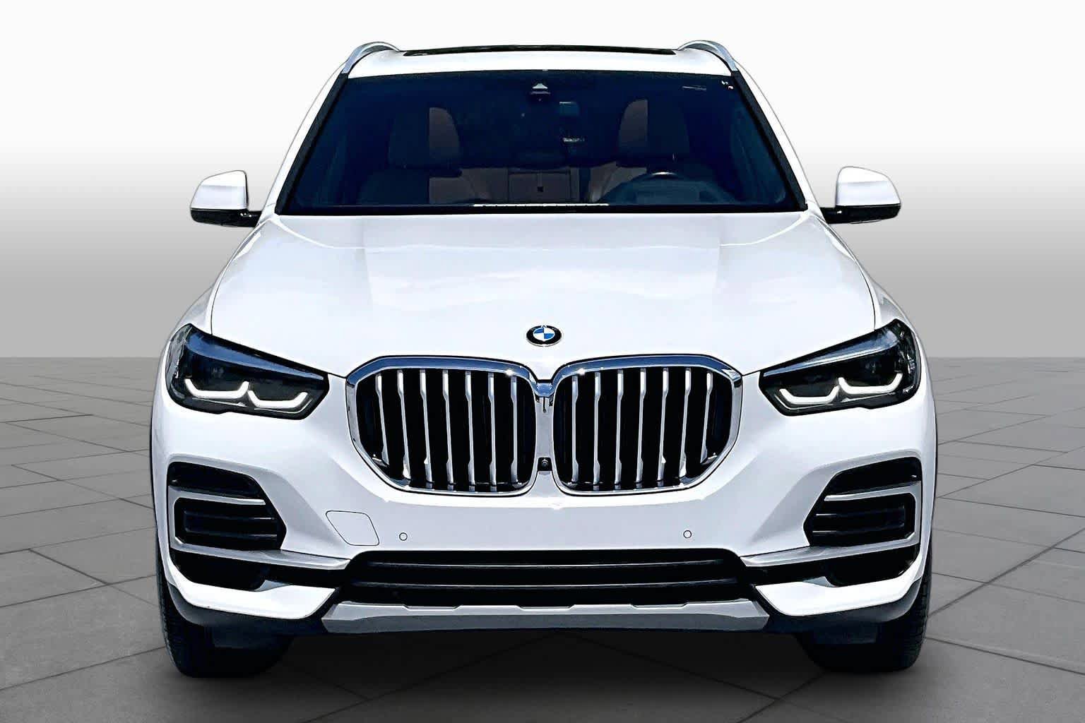 Used 2022 BMW X5 sDrive40i w/ Luxury Seating Package RWD image 4