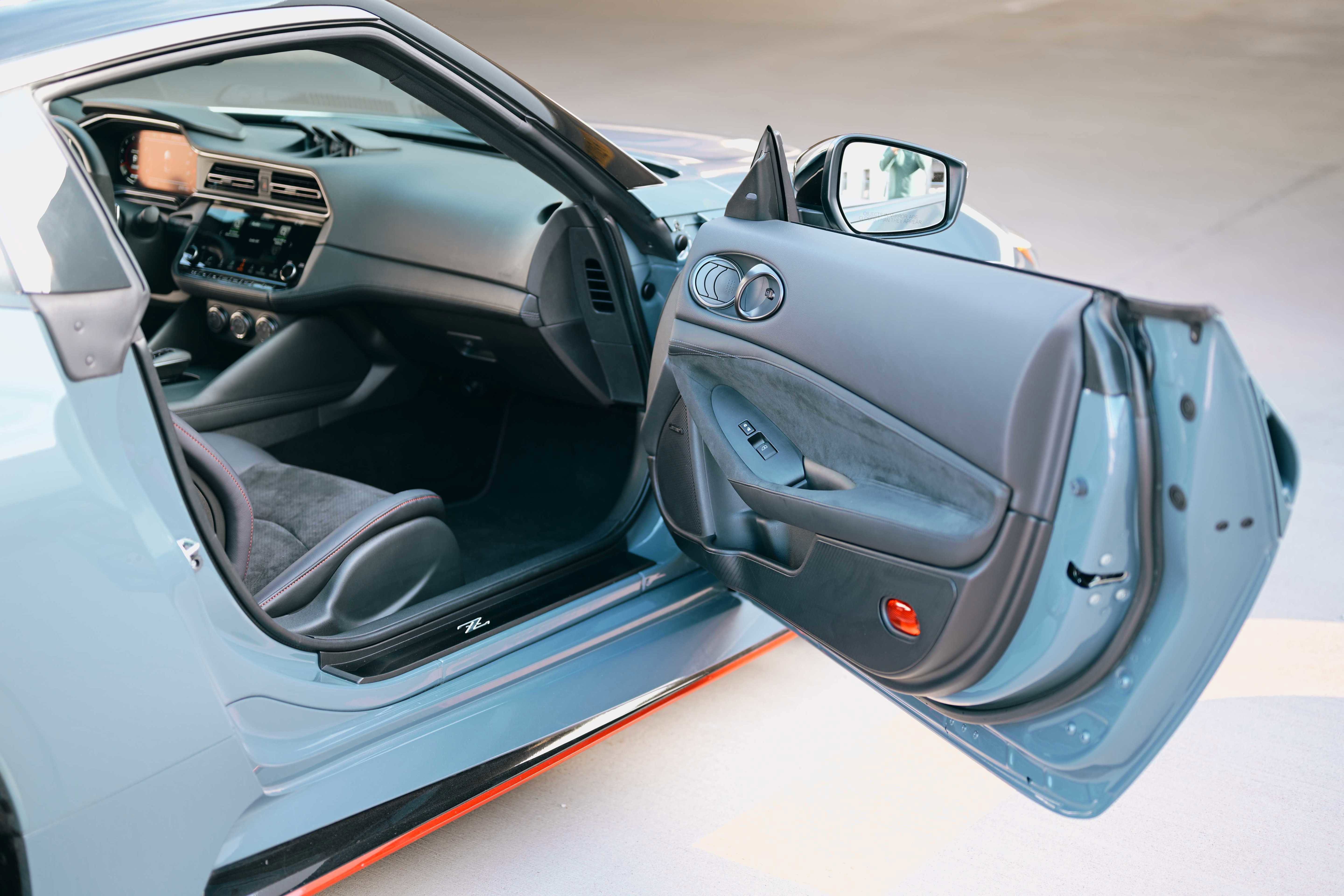 Used 2025 Nissan Z NISMO w/ Floor Mat Package RWD image 15