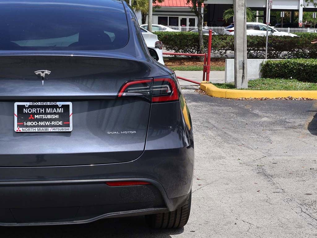 Used 2023 Tesla Model Y Long Range AWD/4WD image 16