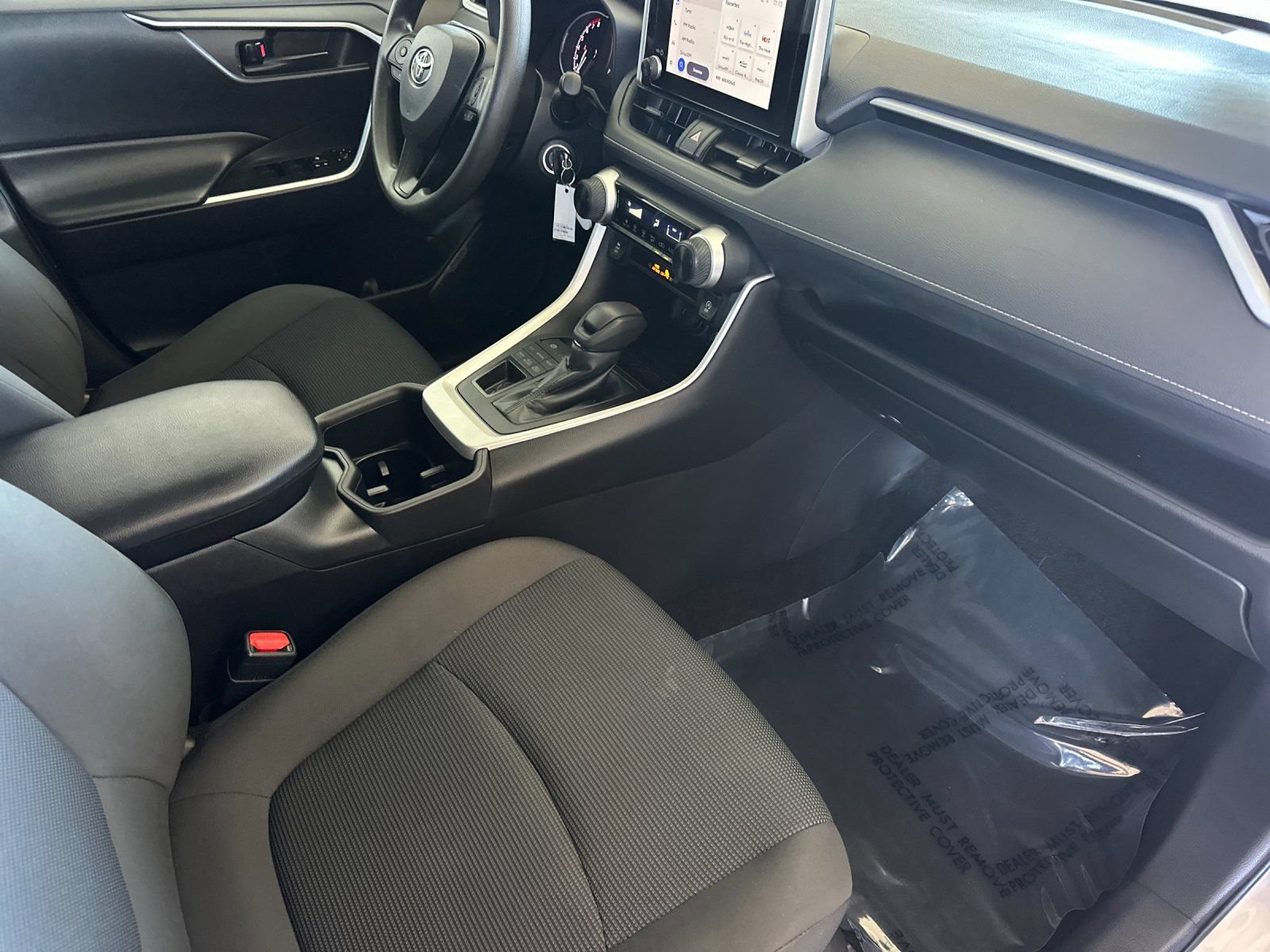 Used 2024 Toyota RAV4 LE AWD/4WD image 15