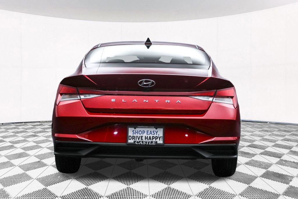 Certified 2023 Hyundai Elantra SE w/ Cargo Package image 12