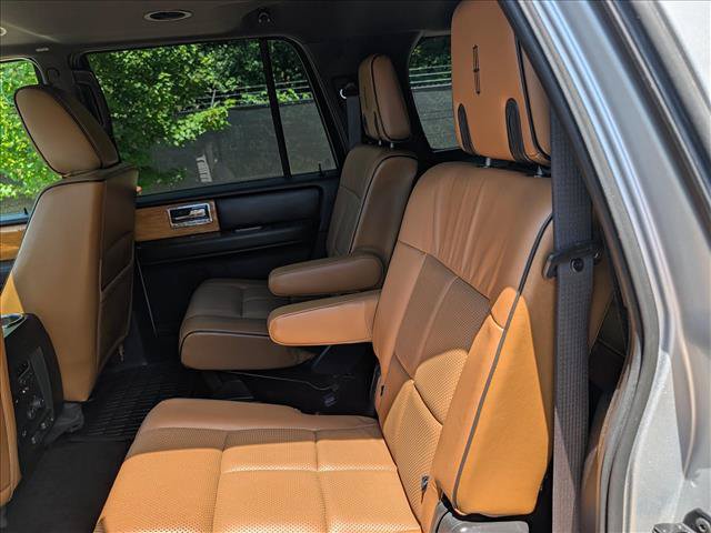 Used 2012 Lincoln Navigator L 4WD image 32
