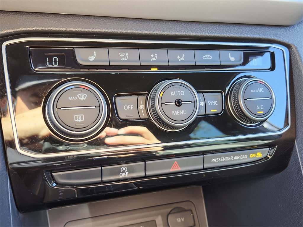 Used 2022 Volkswagen Atlas Cross Sport SE image 22