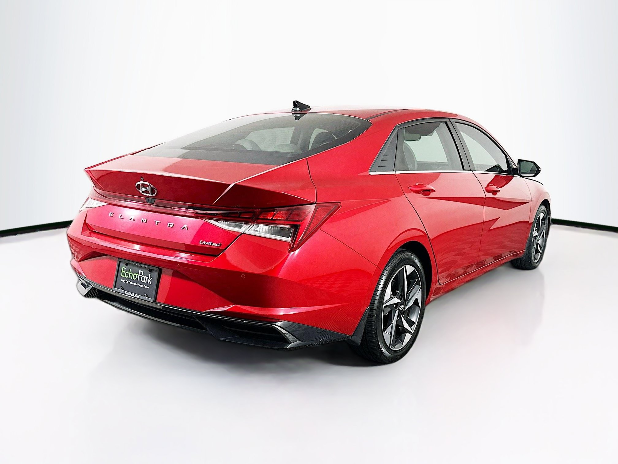 Used 2022 Hyundai Elantra Limited FWD image 9
