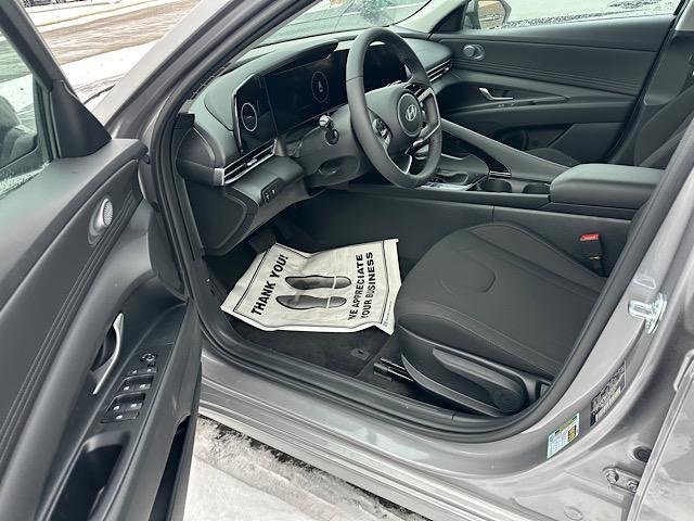 New 2025 Hyundai Elantra SEL w/ Cargo Package image 7