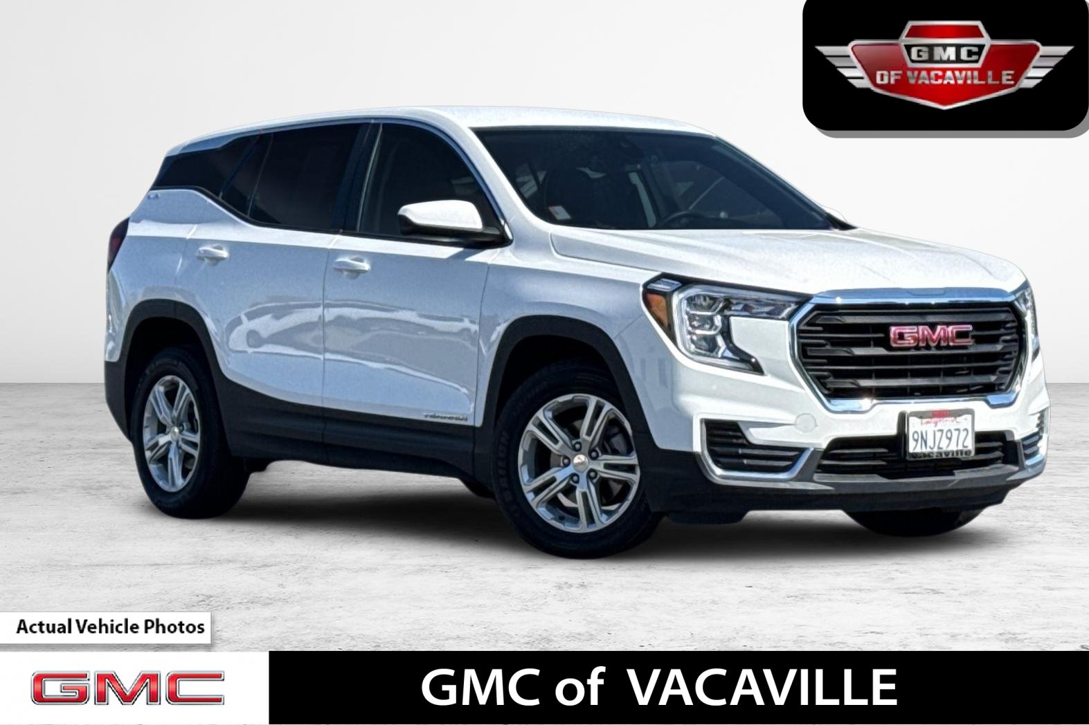Used 2024 GMC Terrain SLE FWD image 1