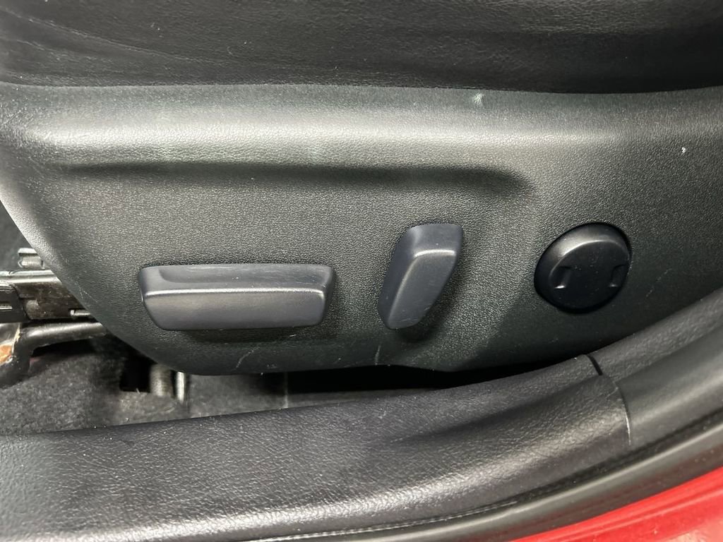 Used 2013 Toyota Camry SE FWD image 10