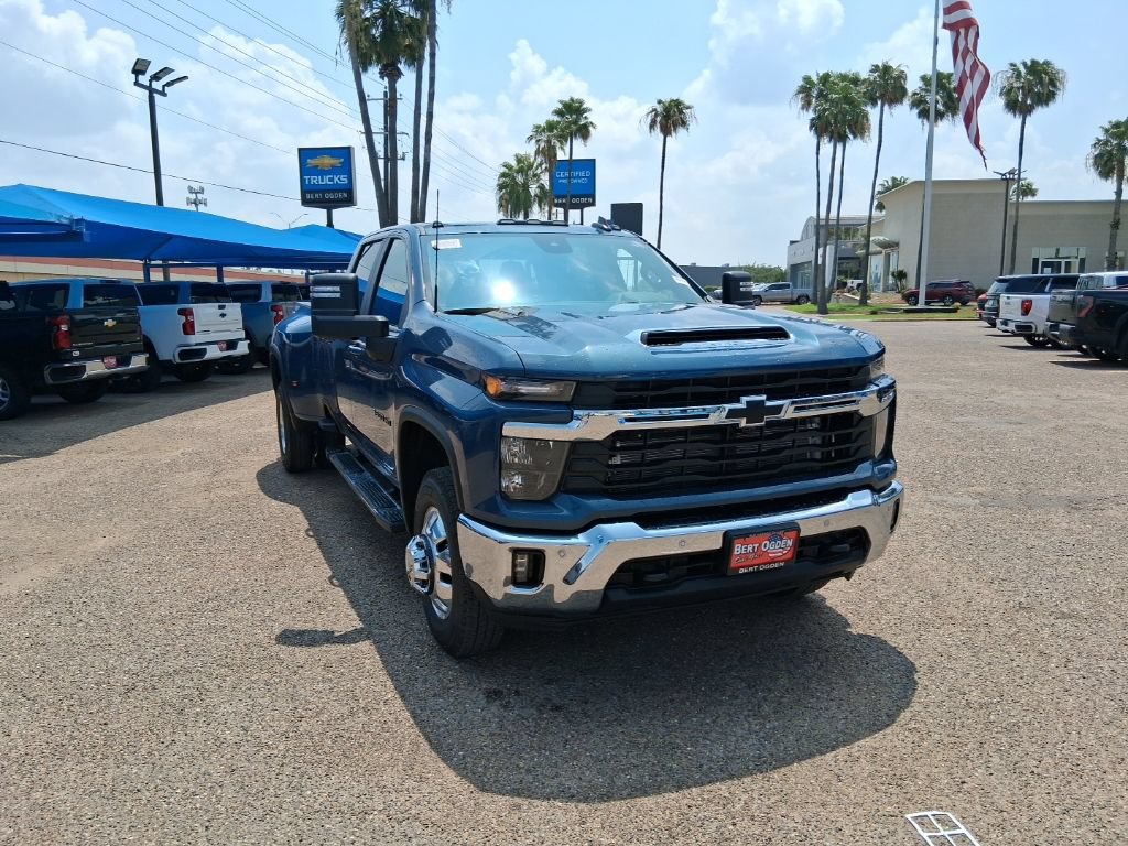 New 2026 Chevrolet Silverado 3500 LT w/ Safety Package