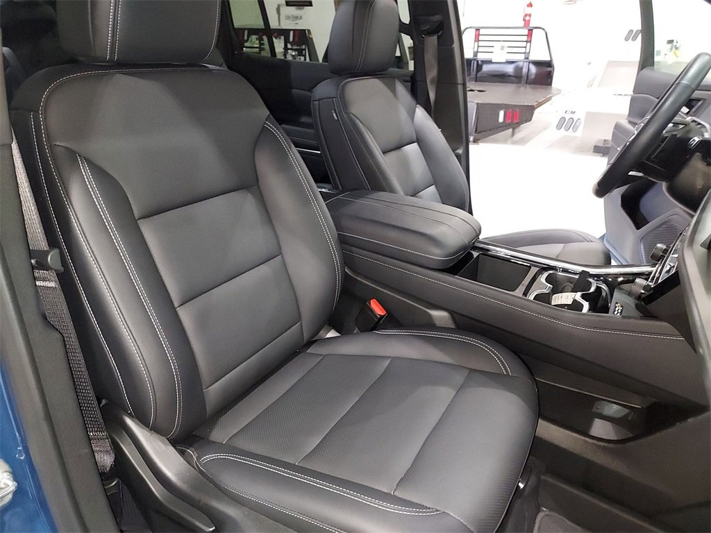 Used 2025 Chevrolet Traverse LT w/ Midnight/Sport Edition image 30