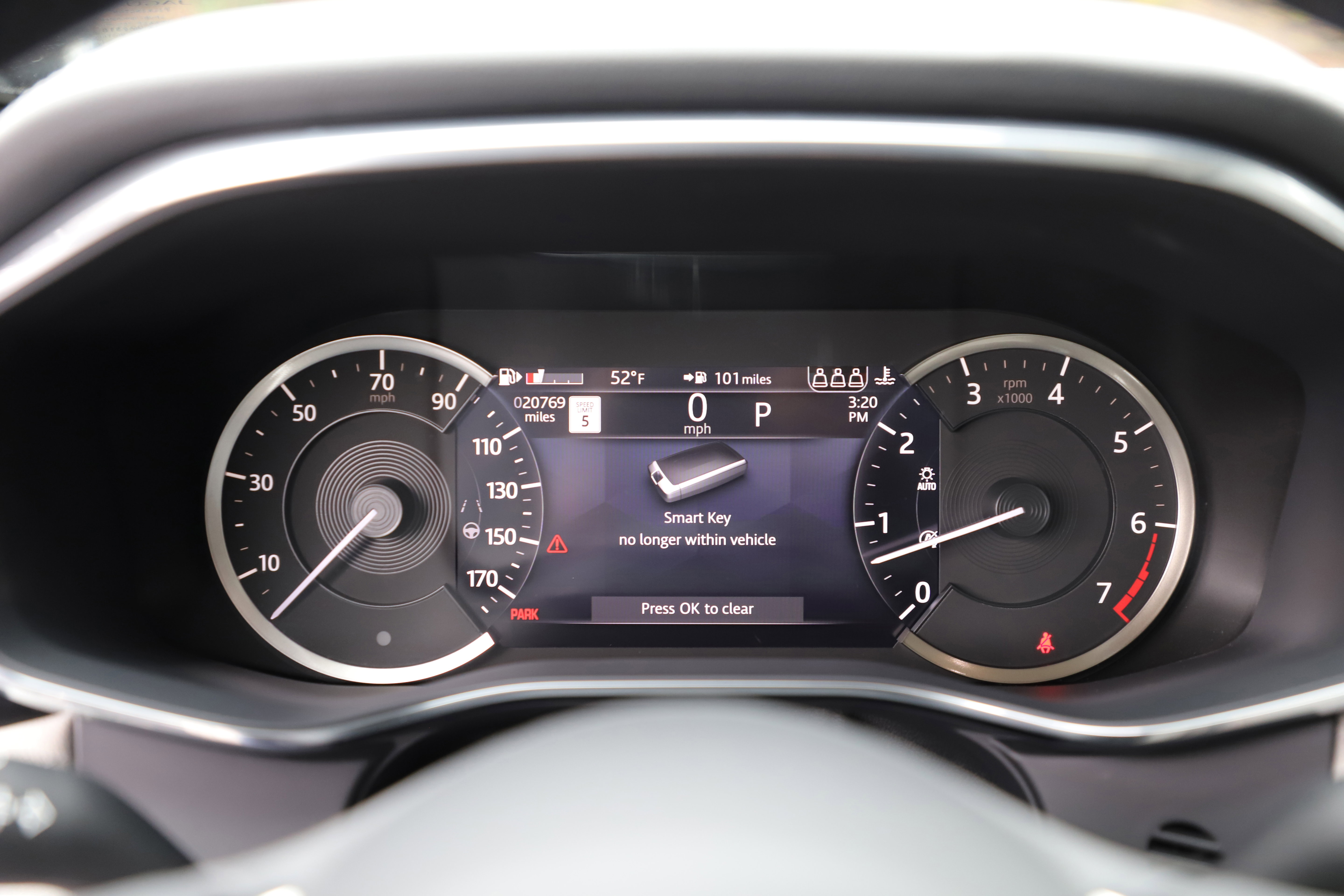 Certified 2023 Jaguar F-PACE R-Dynamic S AWD/4WD image 20