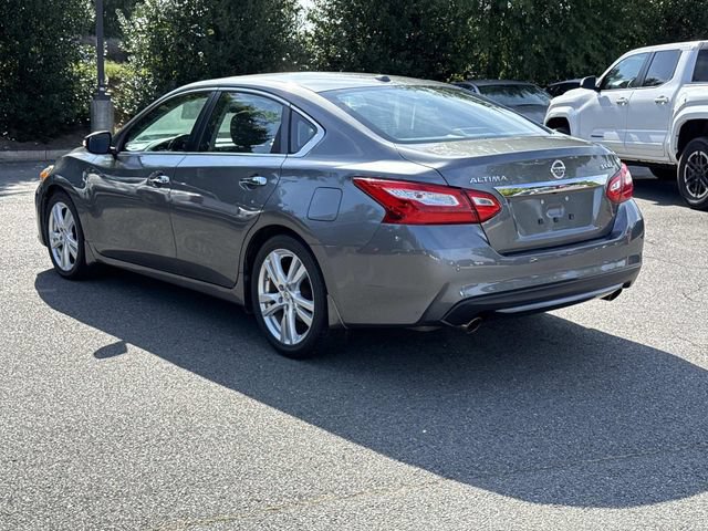 Used 2016 Nissan Altima 3.5 SL w/ 3.5 Technology Package FWD image 4