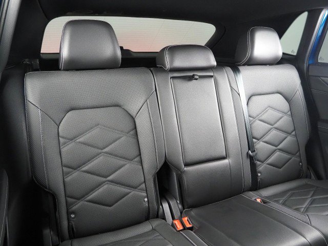 Used 2024 Volkswagen Atlas SE w/ Technology Package image 15