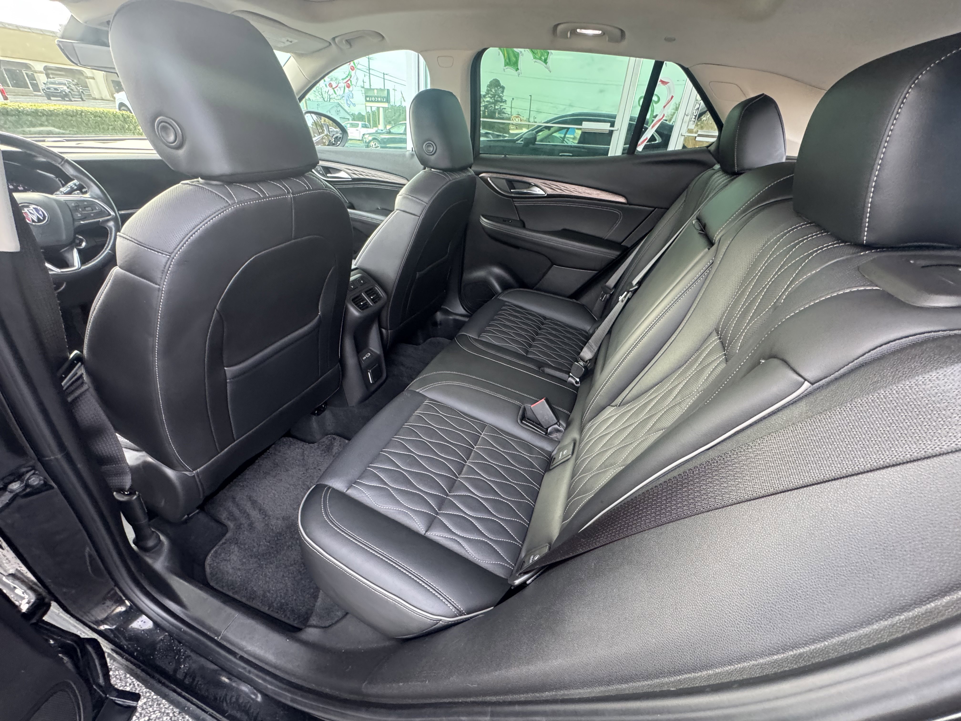 Used 2022 Buick Envision Avenir w/ Technology Package II AWD/4WD image 7