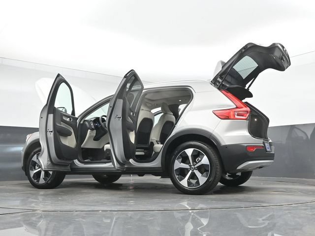 Used 2025 Volvo XC40 B5 Plus AWD/4WD image 53