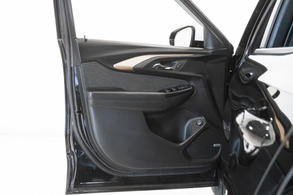 Used 2023 Chevrolet TrailBlazer ACTIV w/ Sun and Liftgate Package AWD/4WD image 11