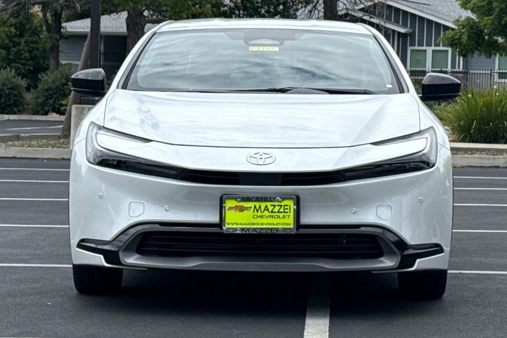 Used 2025 Toyota Prius XLE FWD image 7