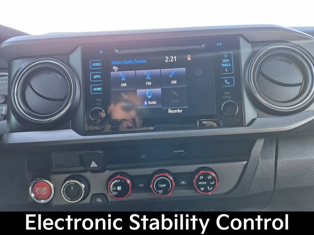 Used 2018 Toyota Tacoma TRD Sport w/ Technology Package image 9