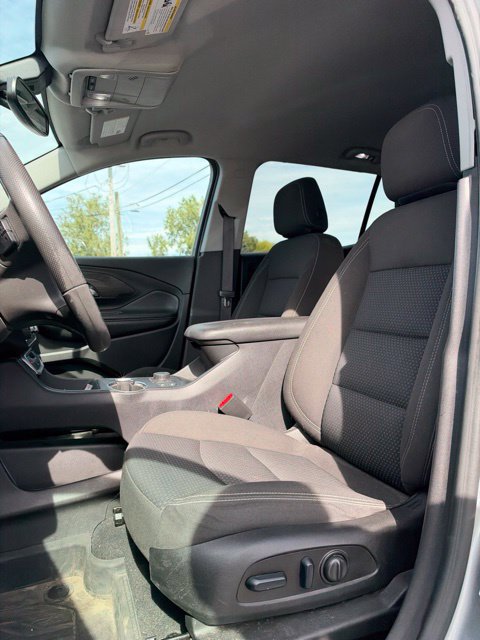 Used 2023 GMC Terrain SLE w/ Driver Convenience Package FWD image 17