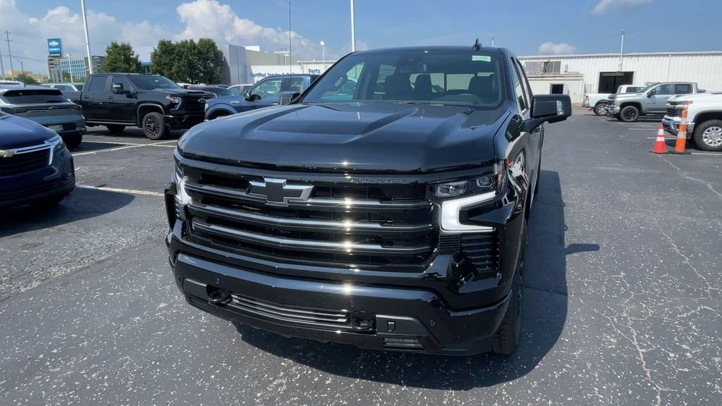 New 2026 Chevrolet Silverado 1500 High Country w/ Midnight Edition AWD/4WD image 5
