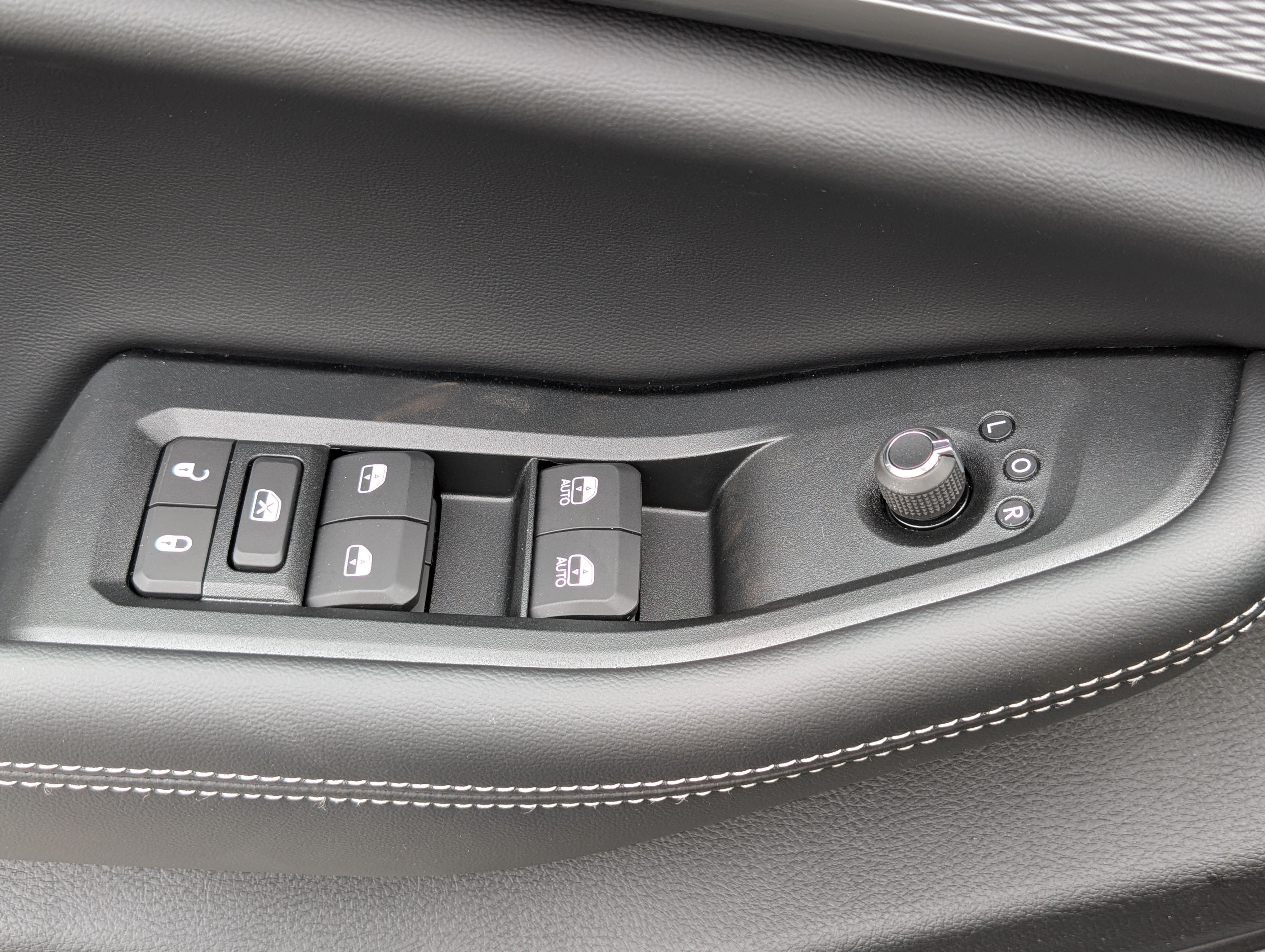 New 2025 Jeep Grand Cherokee Altitude AWD/4WD image 18