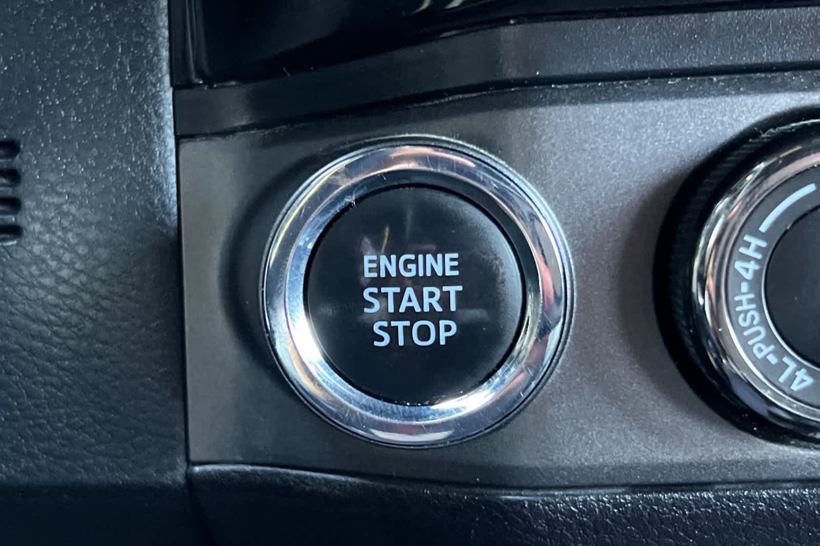 Used 2018 Toyota Tacoma TRD Off-Road w/ Technology Package AWD/4WD image 23