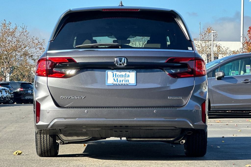New 2026 Honda Odyssey Touring image 5