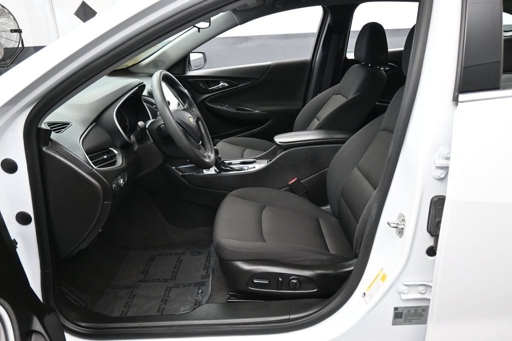 Used 2024 Chevrolet Malibu LT FWD image 11