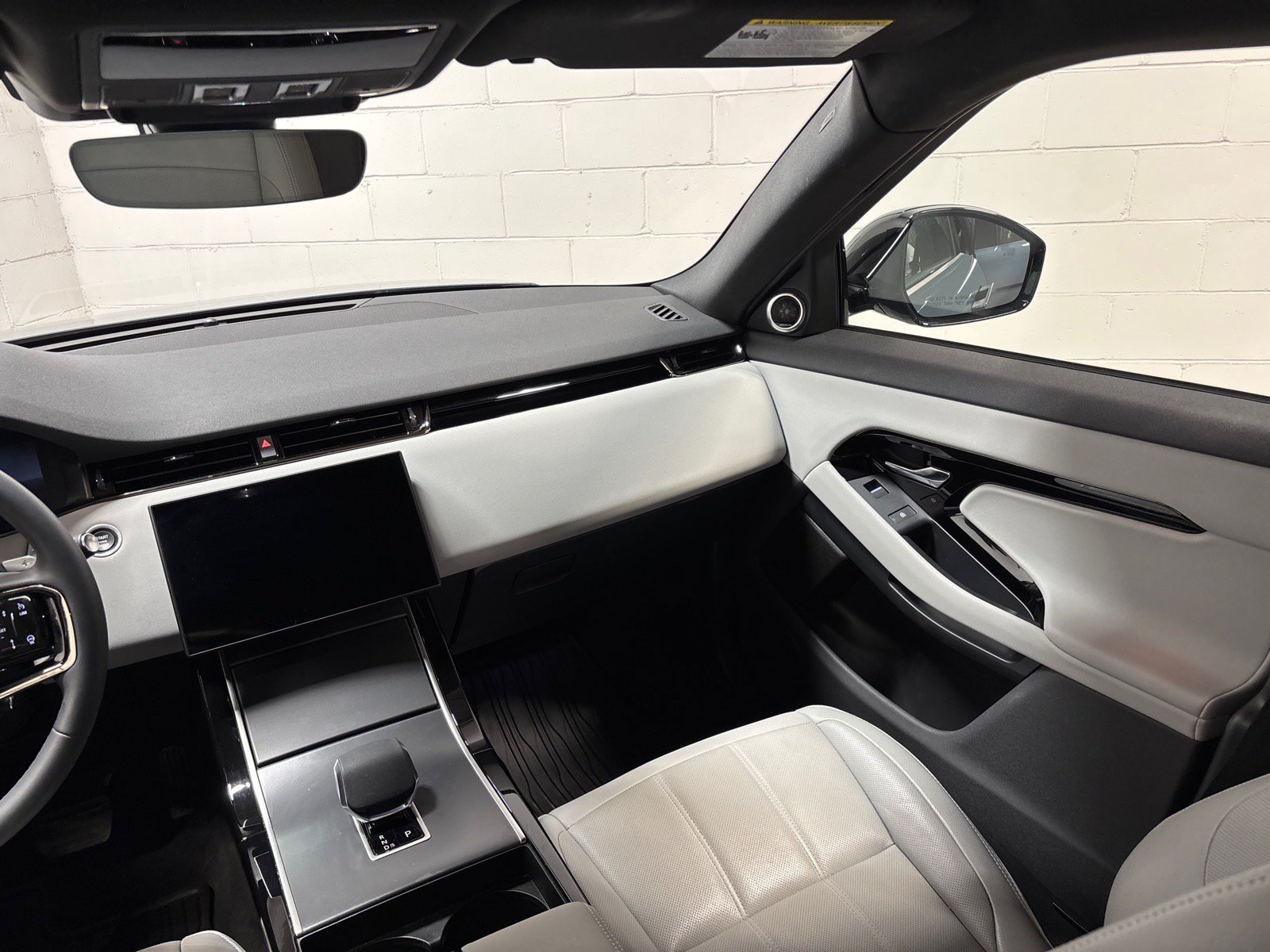 New 2026 Land Rover Range Rover Evoque S AWD/4WD image 36