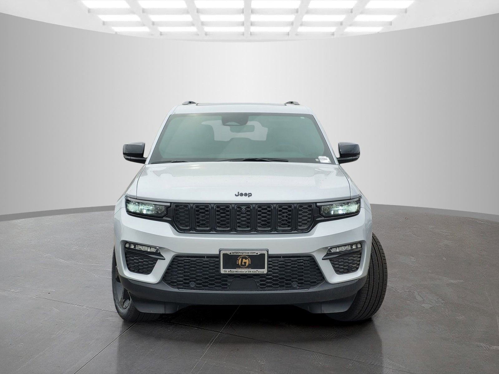 New 2025 Jeep Grand Cherokee Limited w/ Luxury Tech Group II image 2