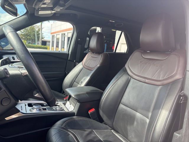 Certified 2023 Ford Explorer Platinum w/ Technology Package image 2