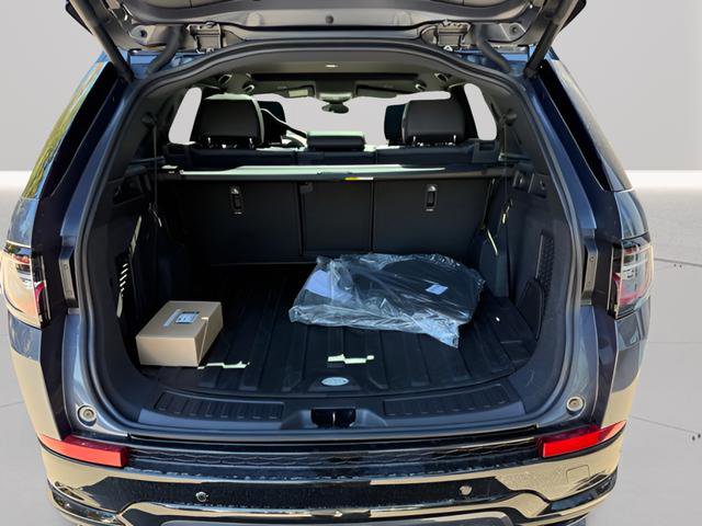 New 2025 Land Rover Discovery Sport Dynamic SE image 33