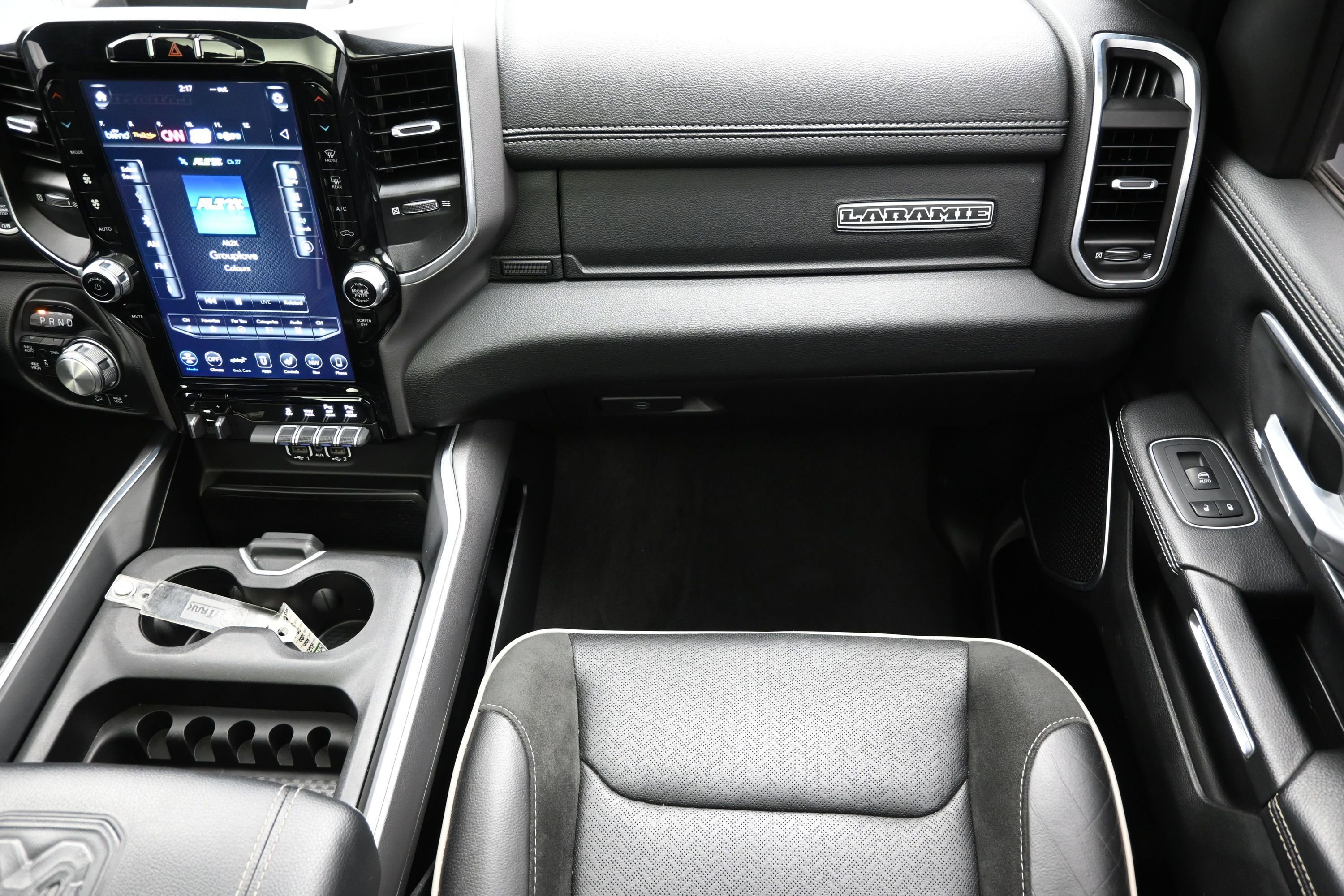 Used 2020 RAM 1500 Laramie w/ Sport Appearance Package AWD/4WD image 39