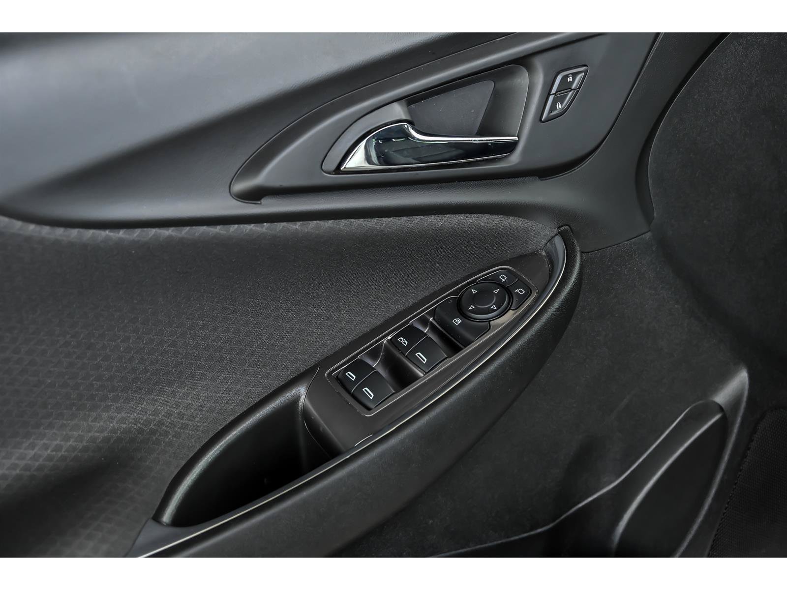 Used 2020 Chevrolet Malibu LT FWD image 9