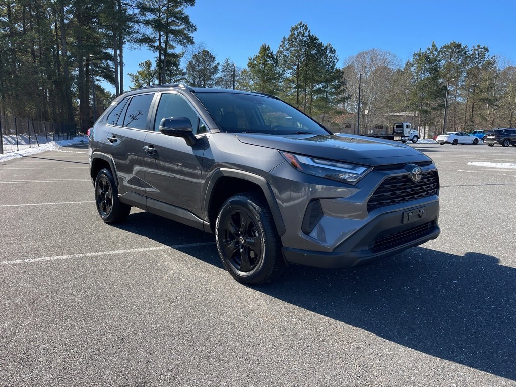 Used 2024 Toyota RAV4 XLE w/ Convenience Package image 4