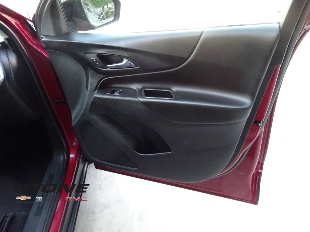 Used 2021 Chevrolet Equinox LT image 30
