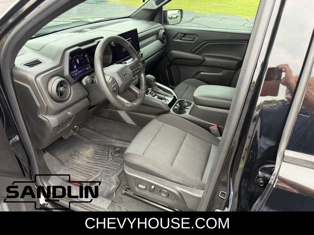 Used 2023 Chevrolet Colorado Trail Boss w/ Technology Package AWD/4WD image 6