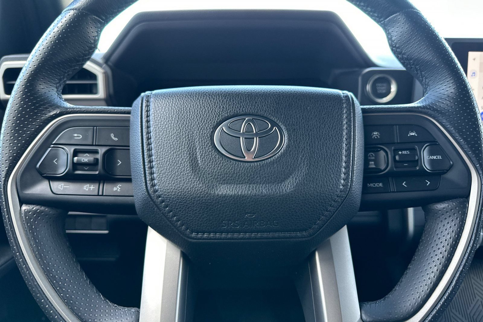 Certified 2025 Toyota 4Runner SR5 AWD/4WD image 24
