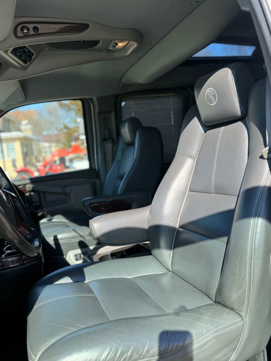 Used 2019 GMC Savana 2500 image 4